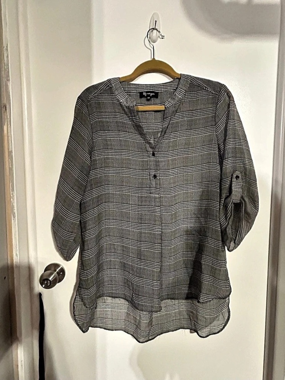Lily Morgan Plaid Blouse in Gray & White Size Large